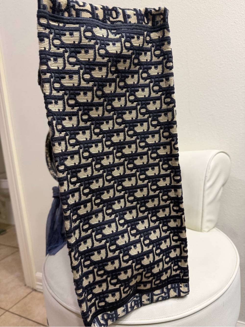 Handbag - Picture 3 of 3